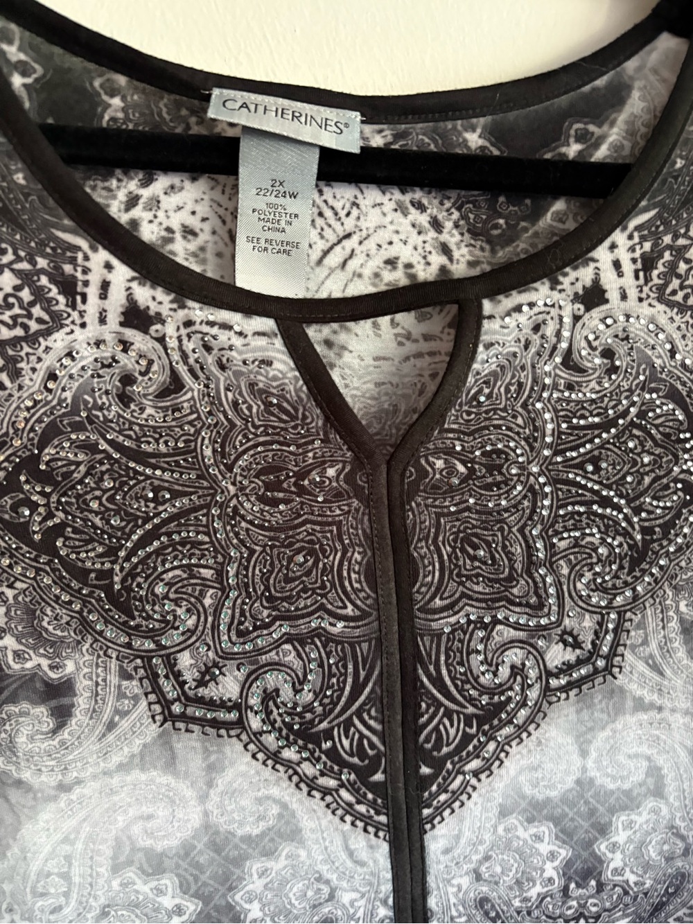 Beautiful Catherine’s Women's Black & White Paisley Print Tunic Top- size 2x - Picture 3 of 8
